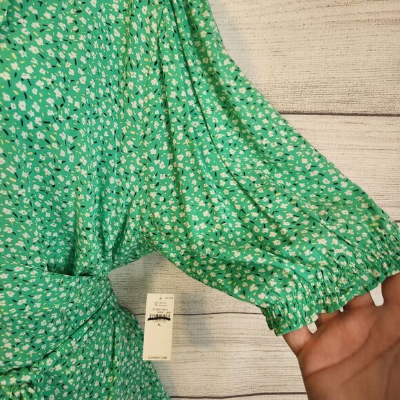 Old Navy Size XL Womens Green Floral Wrap Blouse W/Smocking & Ruffle NWT - Picture 3 of 9